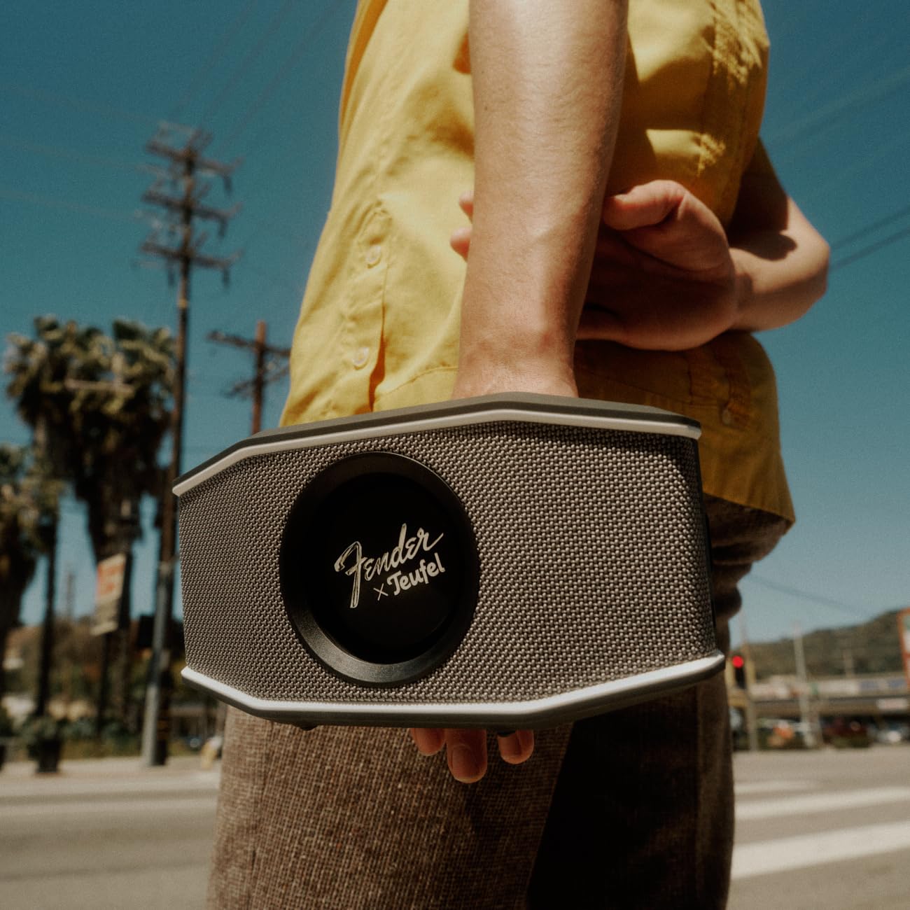 fender-x-teufel-rockster-go-2-bluetooth-speaker-sonderedition-ip67-wasserdicht-2 image 7