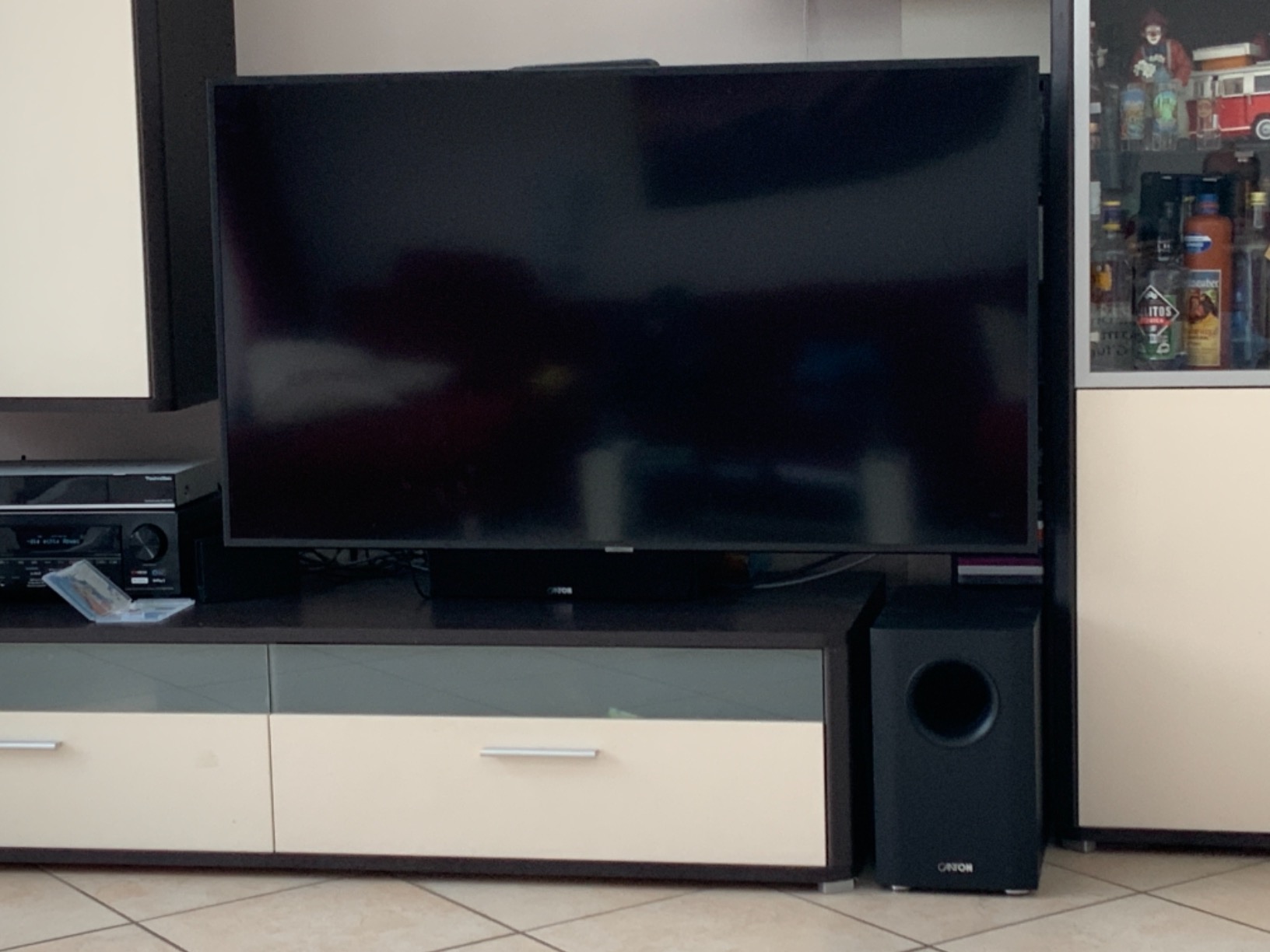Präziser Bass, unauffällige Optik