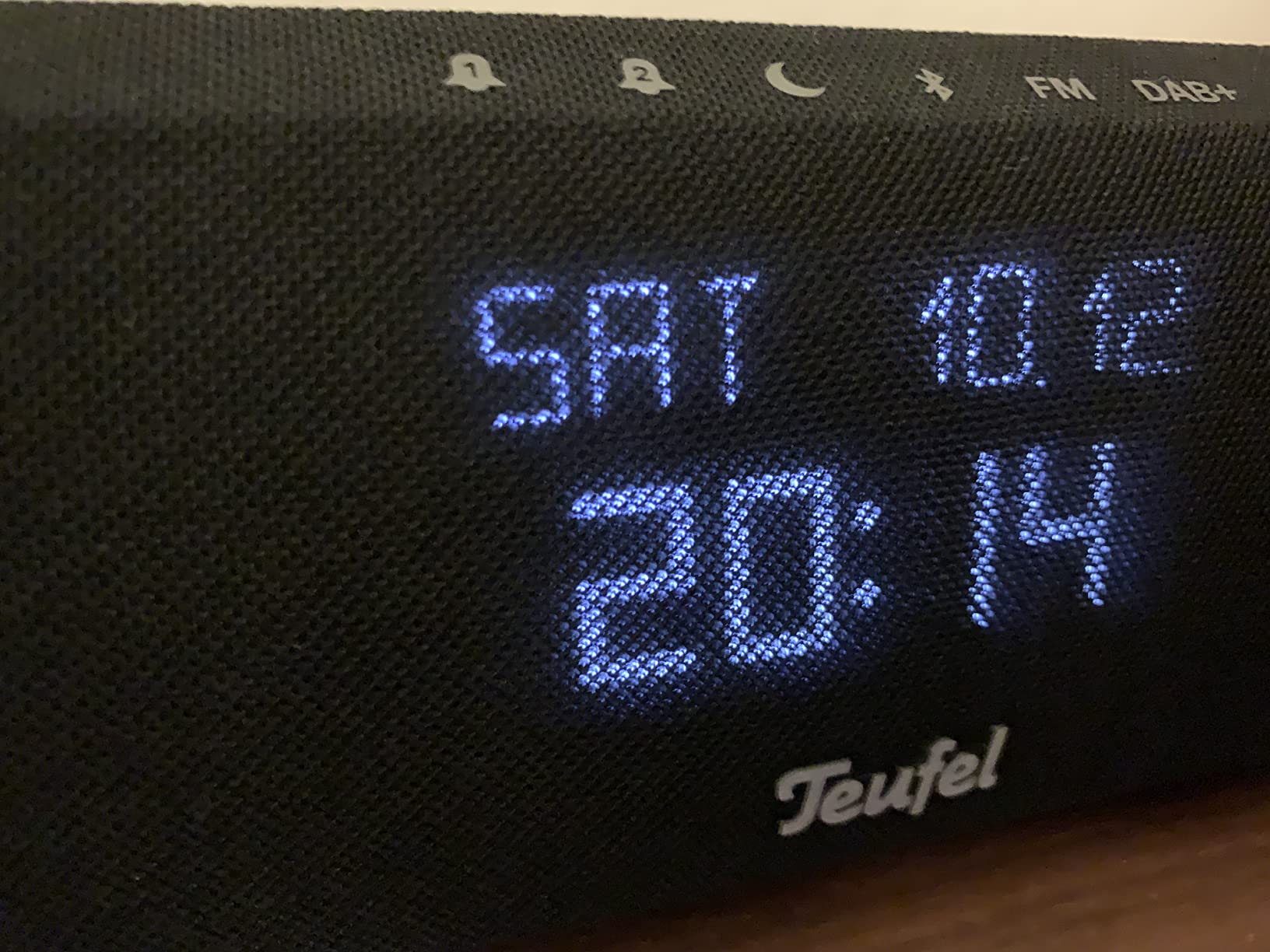 Teufel-Sound am Nachttisch